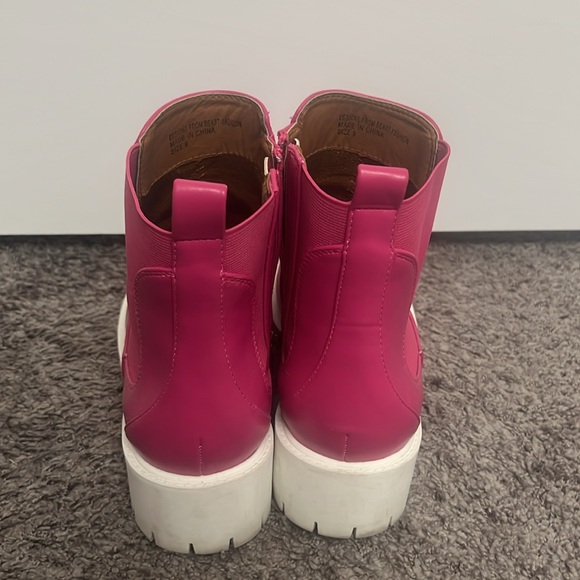 Hot pink faux leather boots - Picture 2 of 4